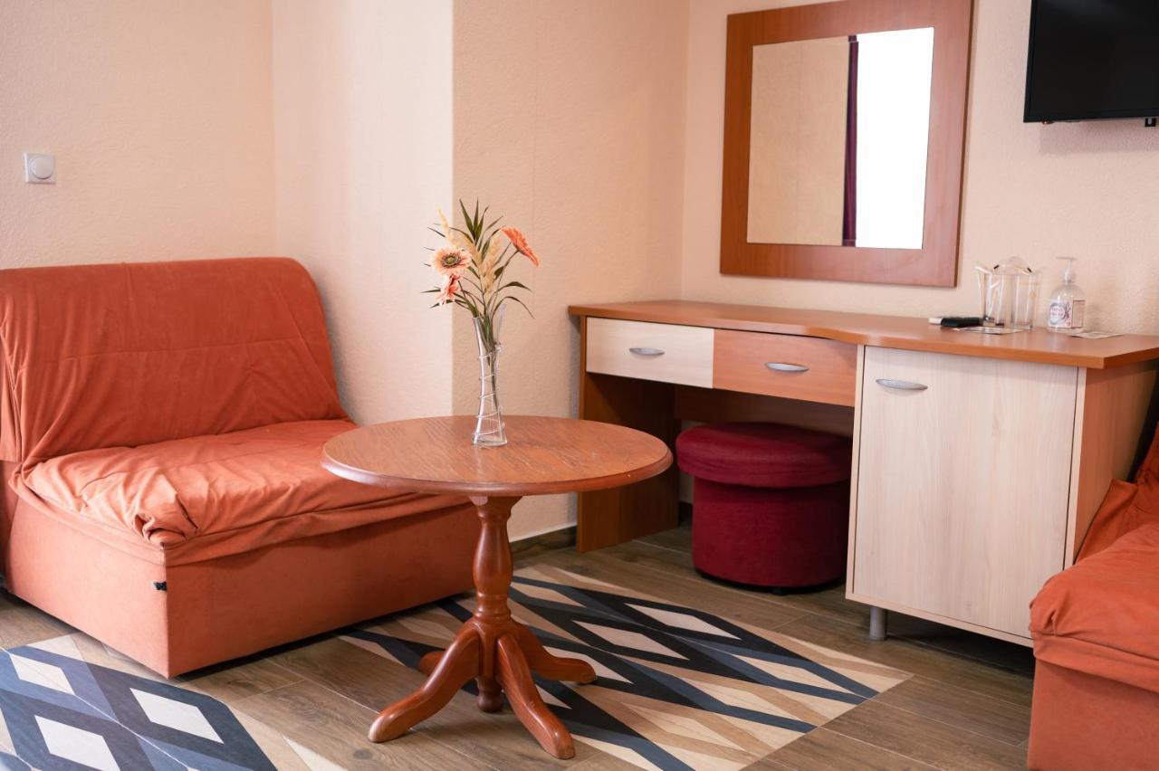 Hotel Holiday-M Ohrid Exterior photo