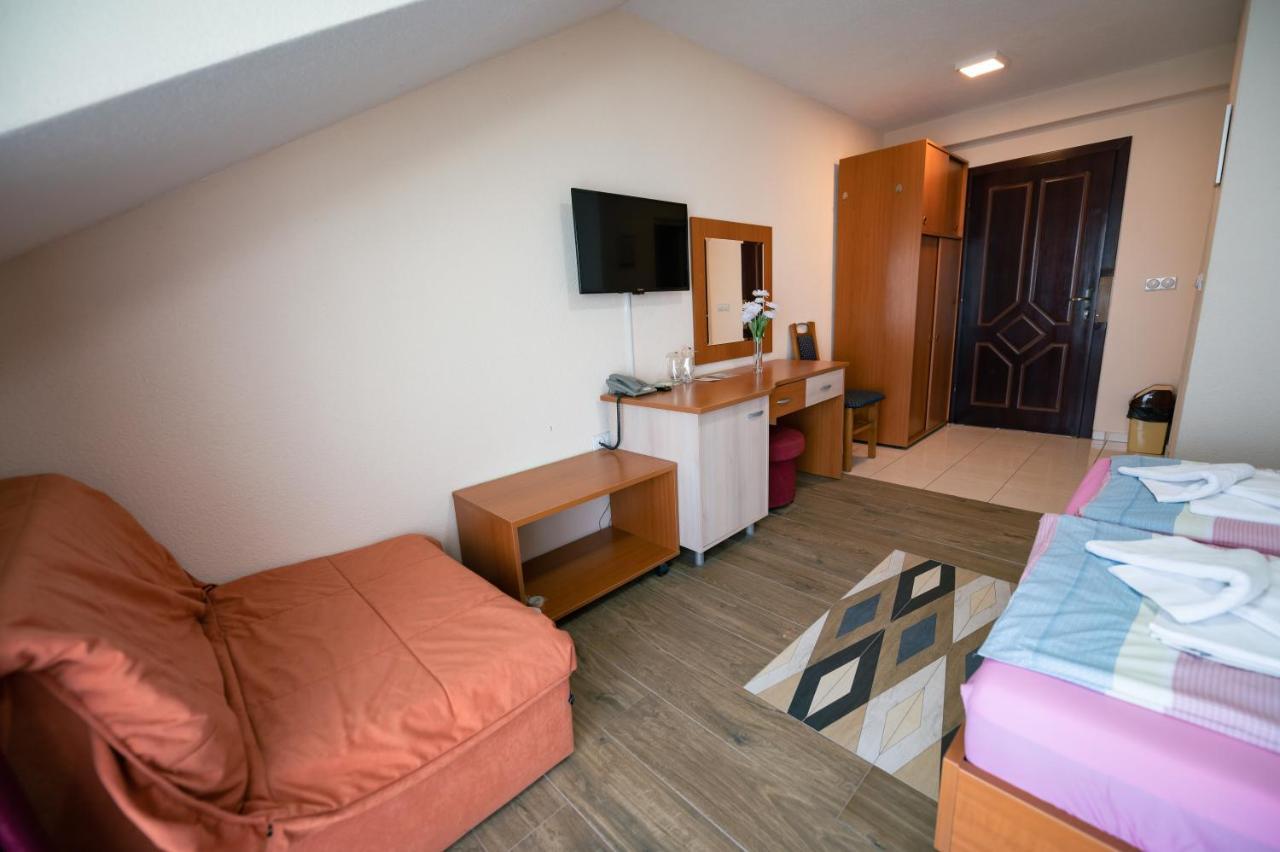 Hotel Holiday-M Ohrid Exterior photo